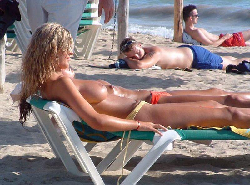Bild markiert mit: Beach, Blonde, Sexy Wallpaper, Boobs