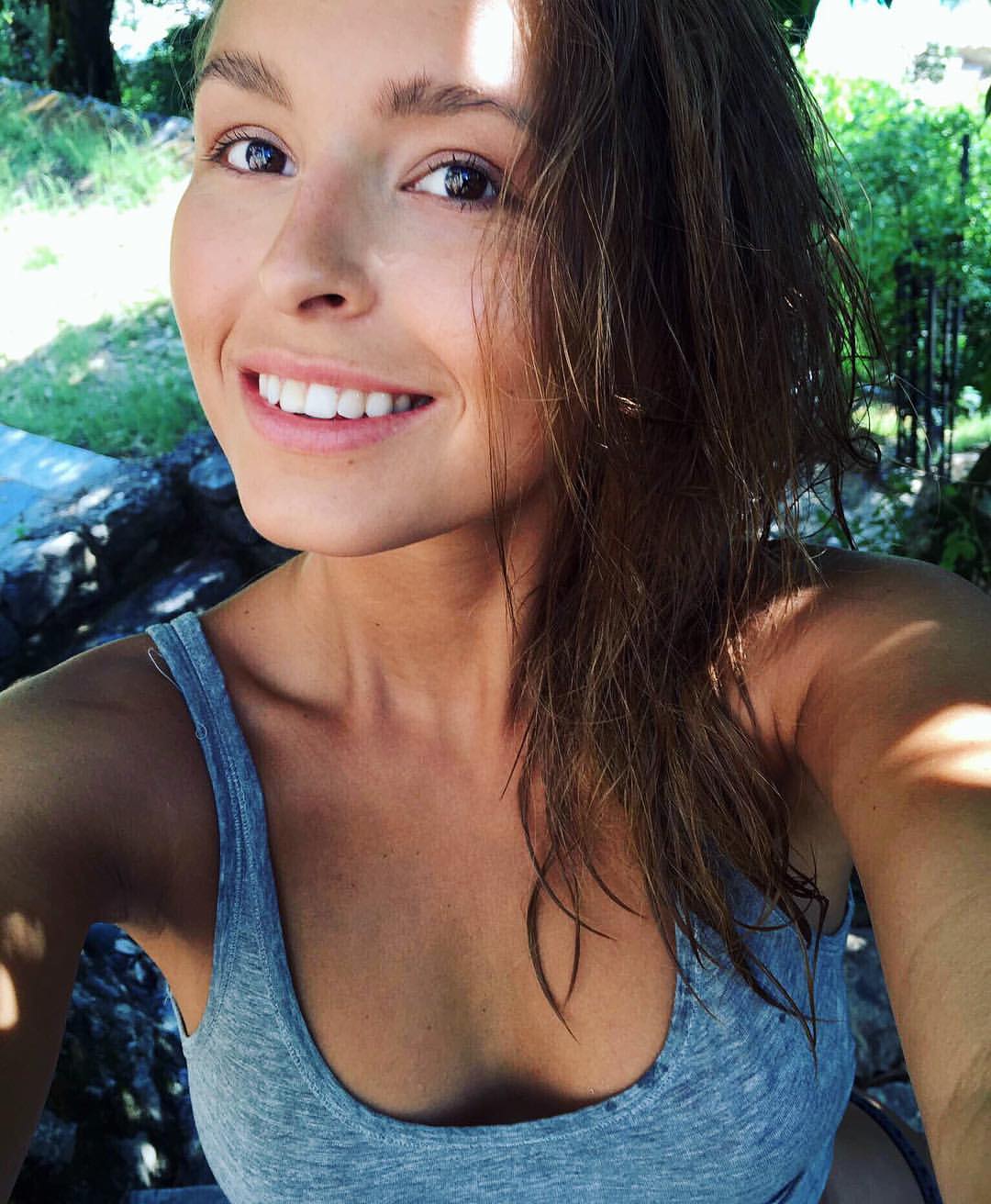 Bild markiert mit: Belgian, Brunette, Eyes, Marisa Papen, Smiling, Cute, Face, Safe for work