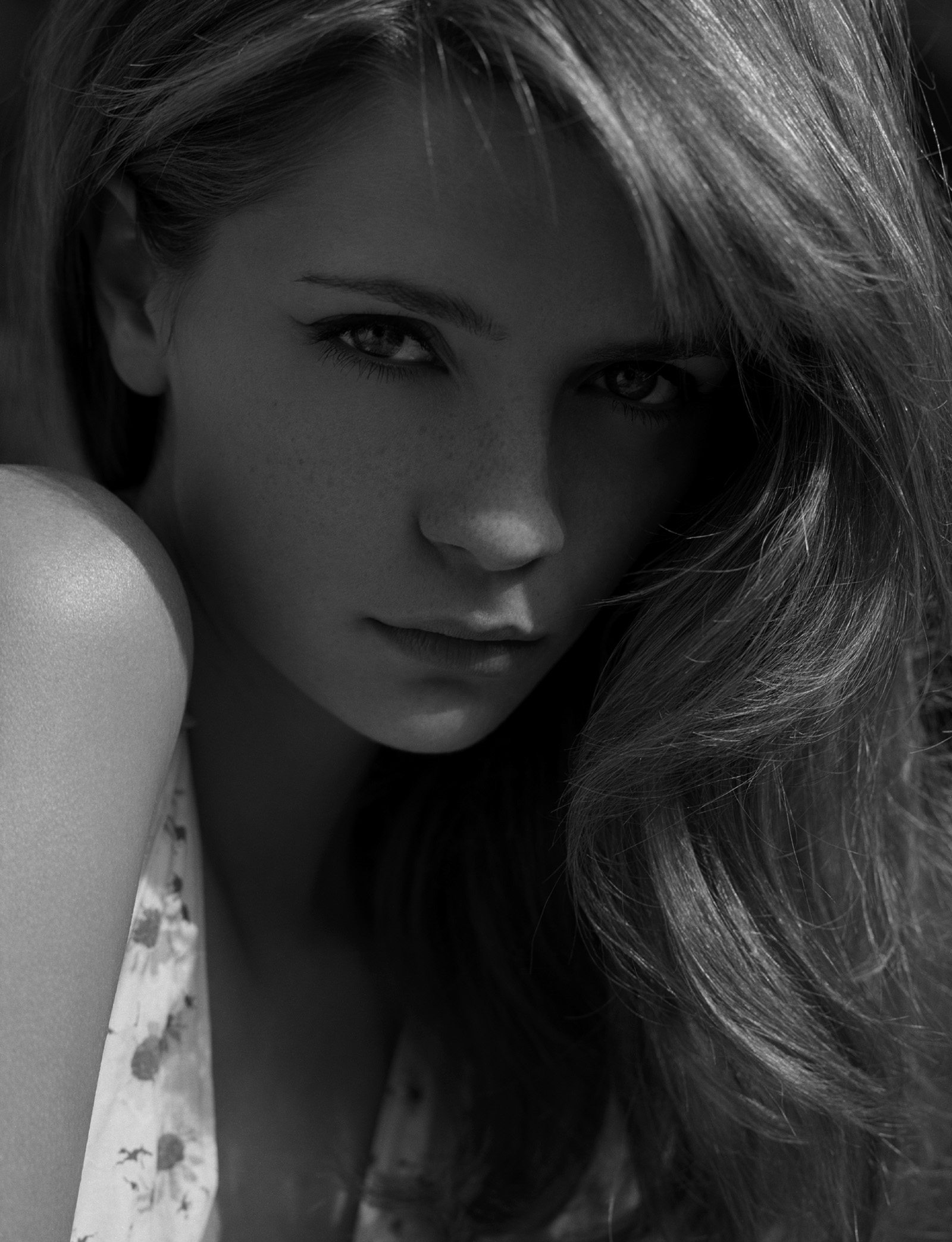Bild markiert mit: Black and White, Eyes, Mischa Barton, Celebrity - Star, Cute, Face
