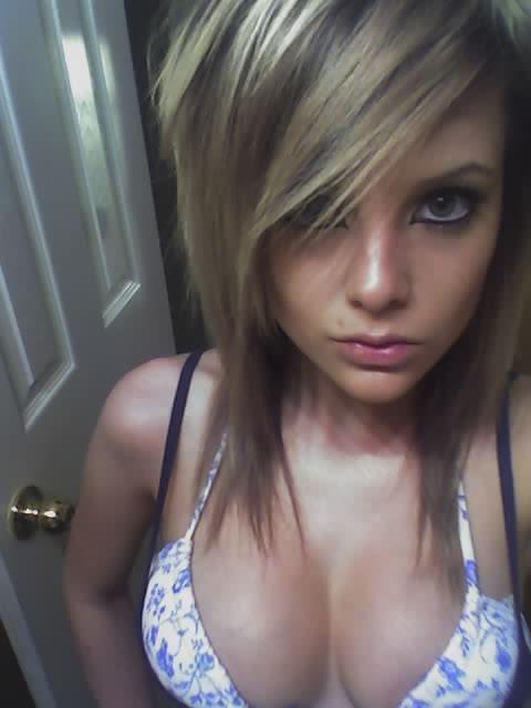 Bild markiert mit: Blonde, Eyes, Lingerie