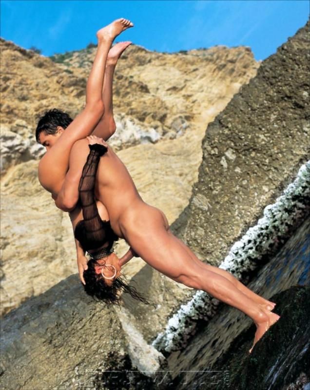 Bild markiert mit: Blowjob, Brunette, Cunnilingus, Feet, Legs, Nature, 69, Dick