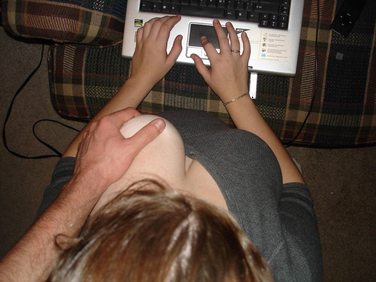 Bild markiert mit: Brunette, Busty, Sexy Wallpaper, Boobs