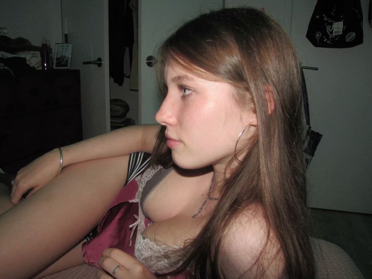 Bild markiert mit: Brunette, What is her name, Cute, Lingerie
