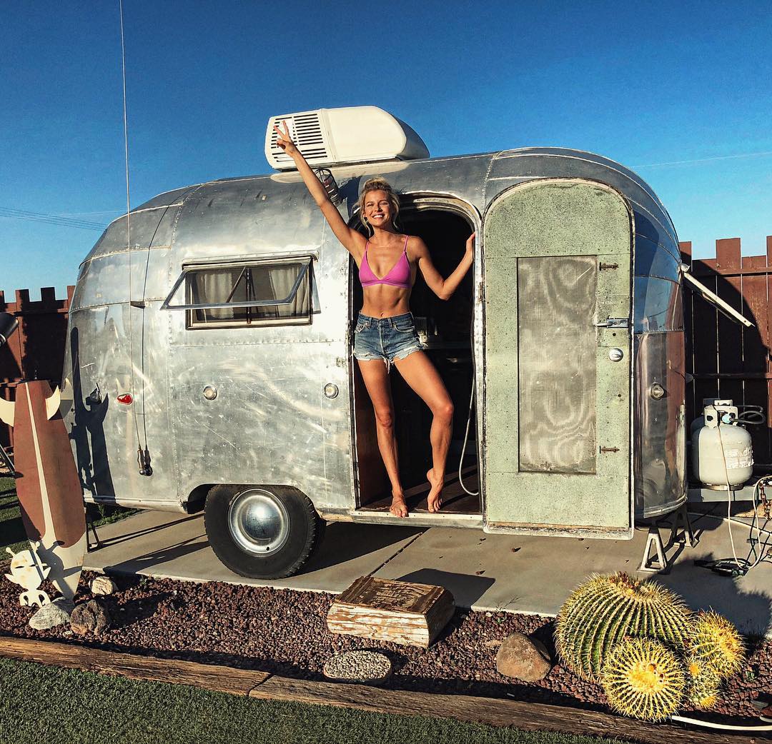 Bild markiert mit: Skinny, Abby Neff, American, Bikini, Blonde, Feet, Legs, Smiling, Cute, Small Tits, Tummy