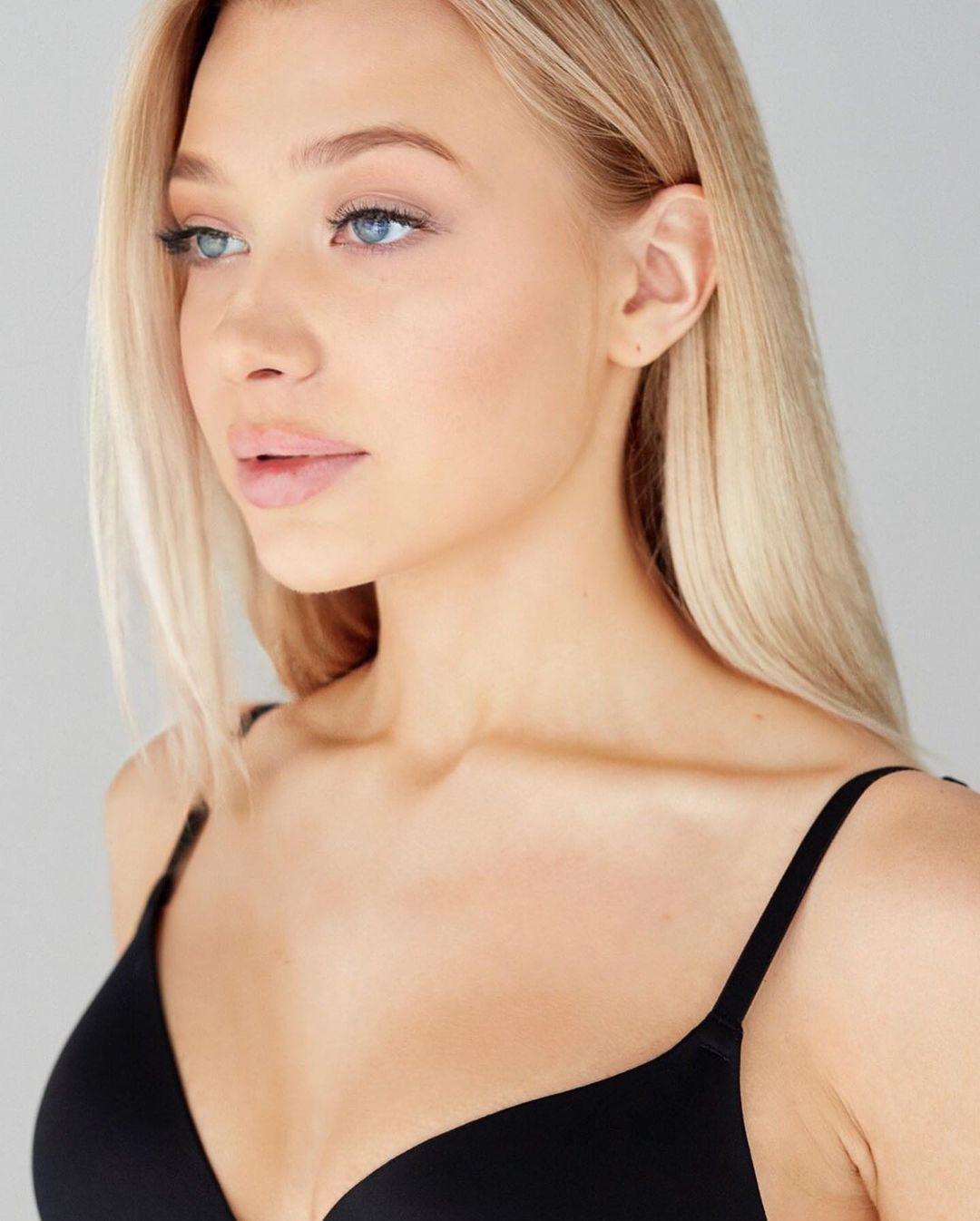 Bild markiert mit: Skinny, Angelie Dolly - Angelica Elishes - Анжелика Элишес, Blonde, Eyes, Russian