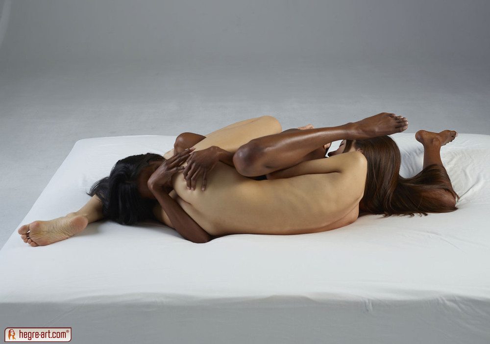 Bild markiert mit: Skinny, Black, Brunette, Hegre Art, Kiki, Valerie, 2 girls, 69, Cunnilingus, Interracial, Lesbian, Mauritian, Sexy Wallpaper
