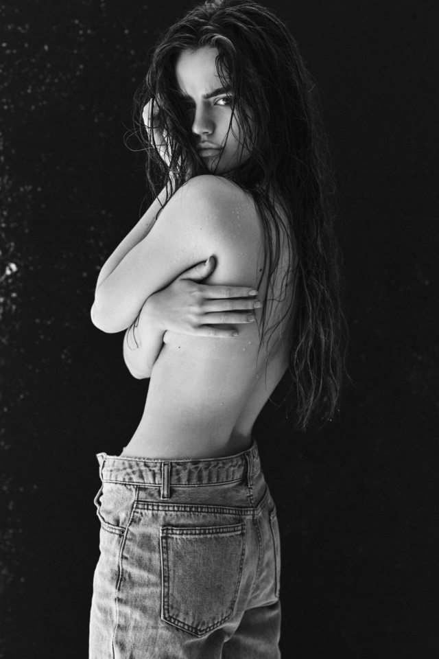 Bild markiert mit: Skinny, Black and White, Brunette, Eyes, Russian, Veronika Safronenko - Vero Hanberg - verohanberg, Cute, Shy