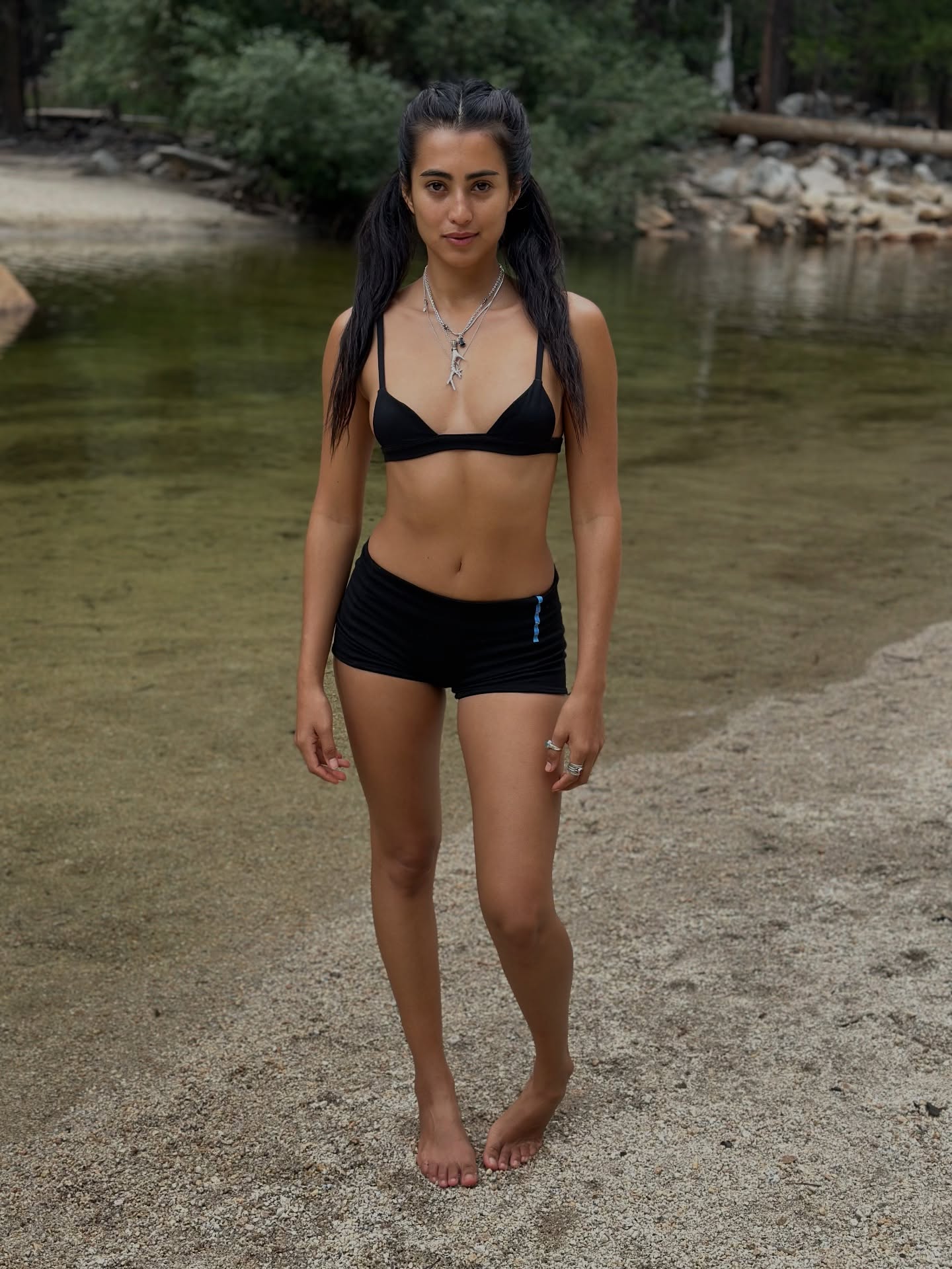 Bild markiert mit: Skinny, Brunette, Feet, Katherinne Rodriguez, Legs, Nature, Costa Rican, Cute, Tummy