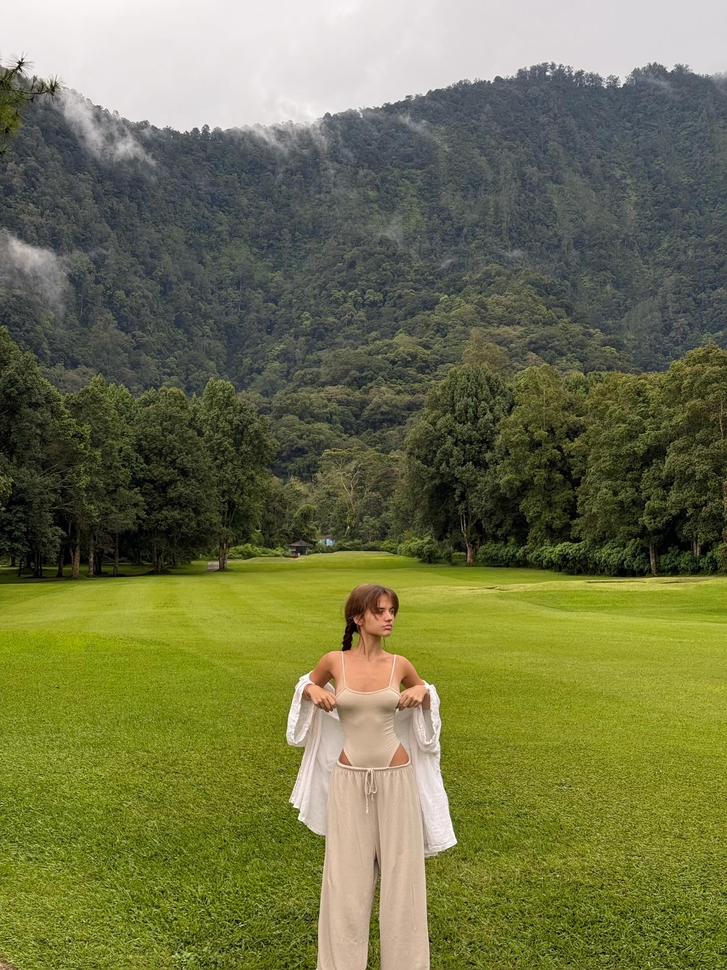 Bild markiert mit: Skinny, Brunette, Nature, Russian, Veronika Safronenko - Vero Hanberg - verohanberg, Cute