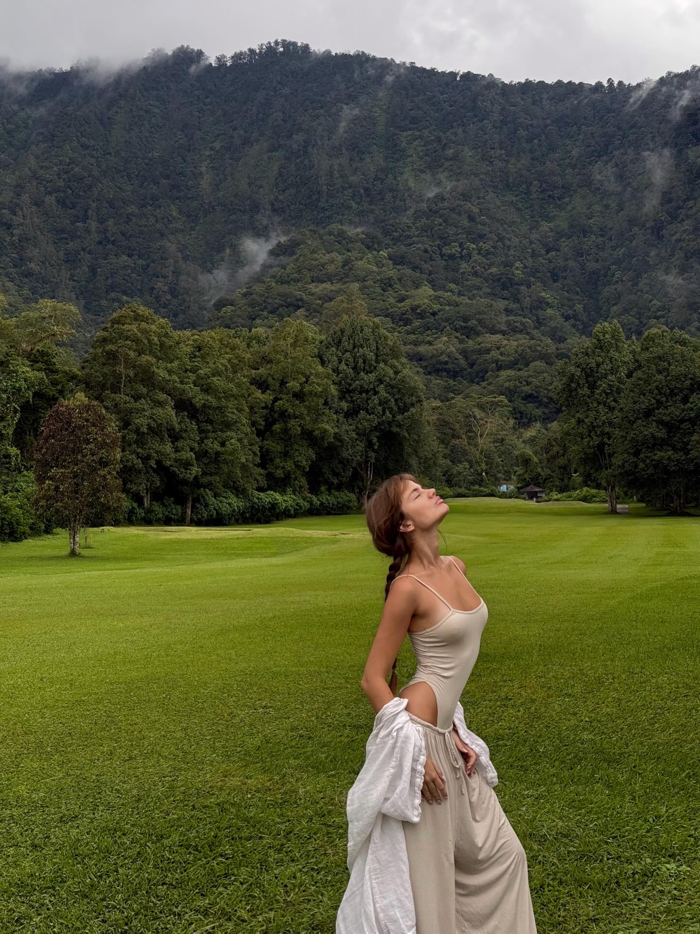 Bild markiert mit: Skinny, Brunette, Nature, Russian, Veronika Safronenko - Vero Hanberg - verohanberg, Cute