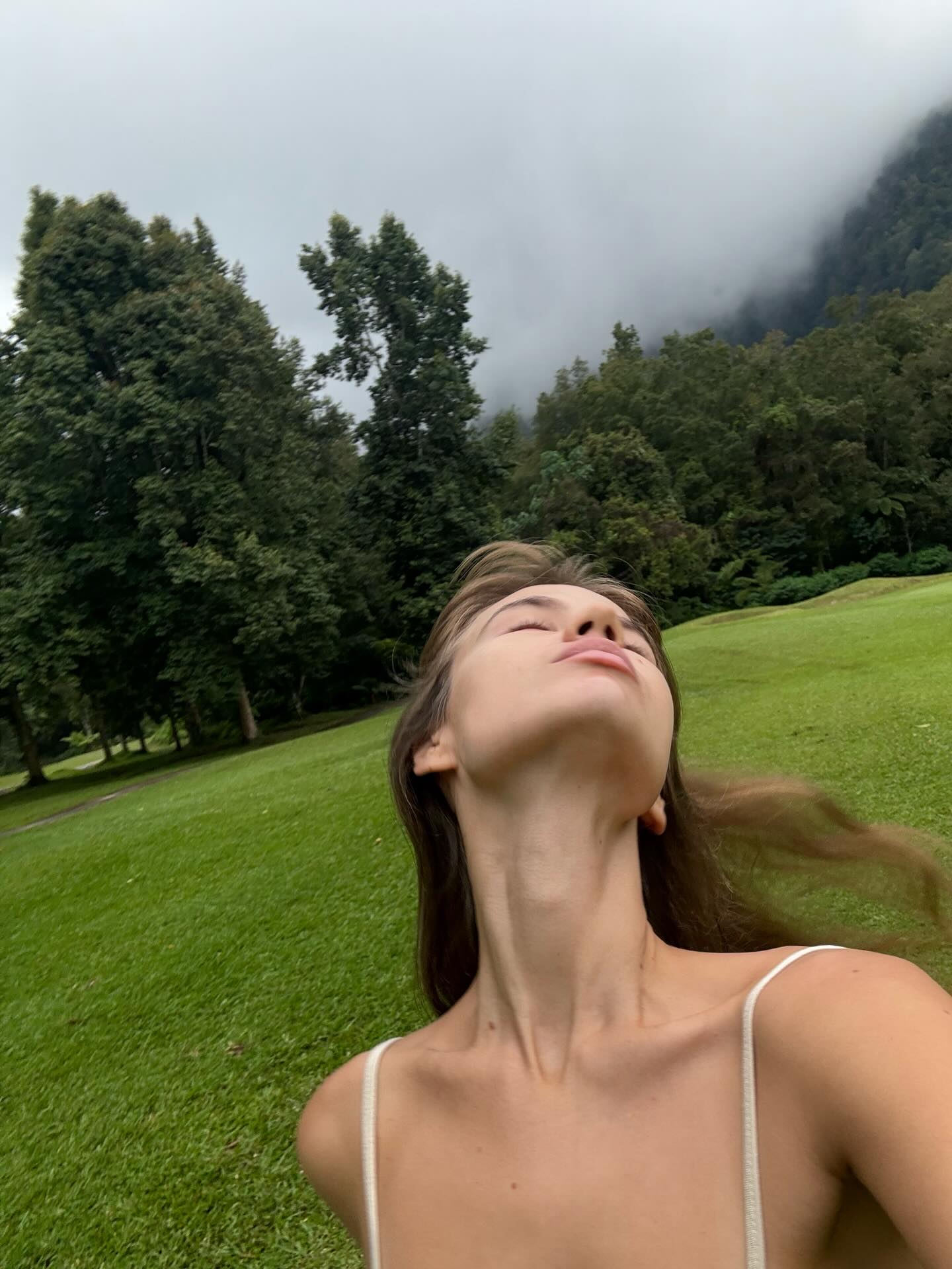 Bild markiert mit: Skinny, Brunette, Nature, Russian, Veronika Safronenko - Vero Hanberg - verohanberg, Cute