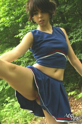 Bild markiert mit: Ariel Rebel, Brunette, Canadian, Tummy