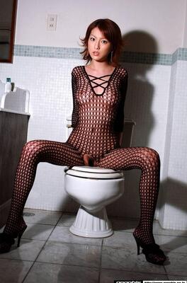 Bild markiert mit: Asian, Eyes, Boobs, Fishnet, Tummy