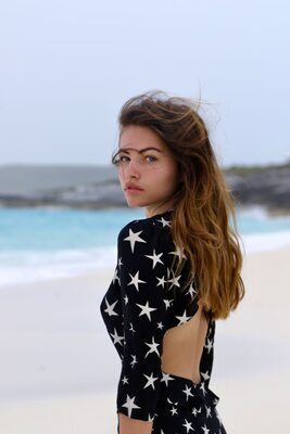 Bild markiert mit: Beach, Brunette, Eyes, French, Thylane Blondeau, Celebrity - Star, Cute, Safe for work