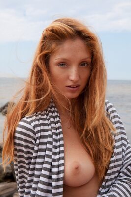 Bild markiert mit: Beach, Eyes, Fugite, MET Art, Red Fox - Michelle Starr - Michelle H, Redhead, Ukrainian, Boobs