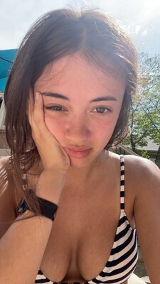 Bild markiert mit: Bikini, Brunette, Eyes, What is her name, Cute