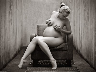 Bild markiert mit: Black and White, Blonde, Art, Pregnant