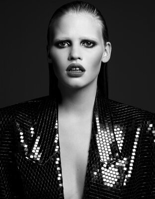 Bild markiert mit: Black and White, Blonde, Dutch, Lara Stone, Celebrity - Star, Cute