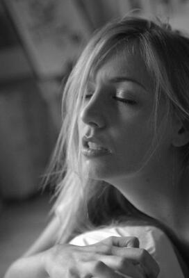 Bild markiert mit: Black and White, Blonde, Face