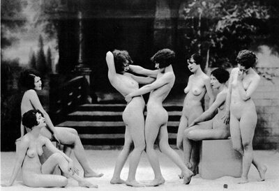 Bild markiert mit: Black and White, Brunette, 7 girls, Art, Vintage