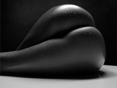 Bild markiert mit: Black and White, Sexy Wallpaper, Wet, Ass - Butt