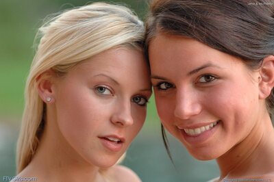 Bild markiert mit: Blonde, Brunette, FTV Girls, Lena Nicole, Micah Moore, 2 girls, American, Cute, Eyes, Face, Safe for work, Sexy Wallpaper, Smiling