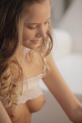 Bild markiert mit: Blonde, Enchanting Real Orgasms, Katya Clover - Mango A, X-Art, Cute, Lesbian, Russian, Small Tits