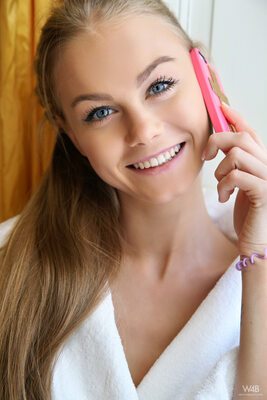 Bild markiert mit: Blonde, Eyes, Nancy Ace - Nancy A, Second Day with Nancy, Smiling, Ukrainian, Watch4Beauty, Cute, Safe for work