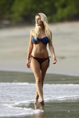 Bild markiert mit: Blonde, Heidi Montag, American, Beach, Bikini, Celebrity - Star, Legs, Tummy