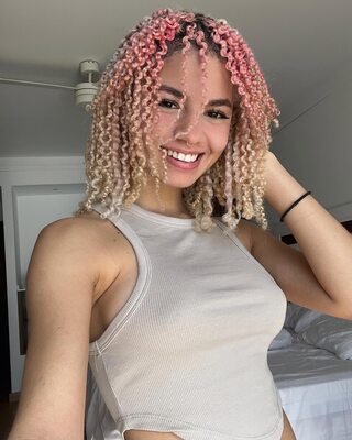 Bild markiert mit: Blonde, Larissa Kimberlly, Brazilian, Cute, Eyes, Hair, Piercing, Selfie, Smiling