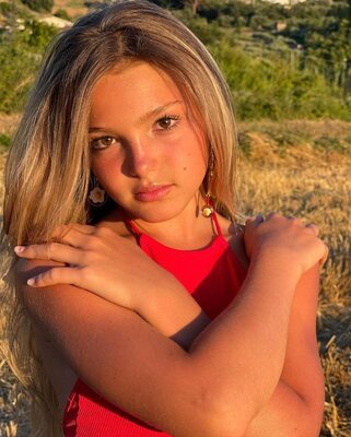 Bild markiert mit: Blonde, Susanne Regina, Cute, Eyes, Face, Italian, Nature