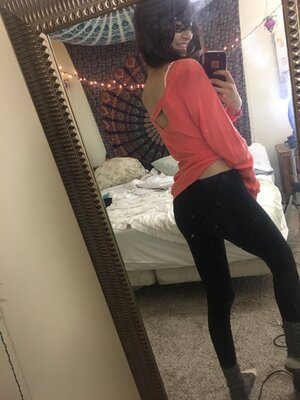 Bild markiert mit: Brunette, Bambii Bonsai, Camgirl, Chaturbate, nood.tv