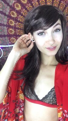 Bild markiert mit: Bambii Bonsai, Brunette, Camgirl, Chaturbate, nood.tv