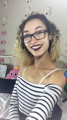 Bild markiert mit: Bambii Bonsai, Brunette, Camgirl, Chaturbate, nood.tv