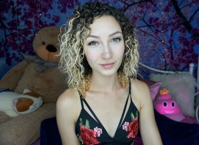 Bild markiert mit: Bambii Bonsai, Brunette, Camgirl, Chaturbate, nood.tv