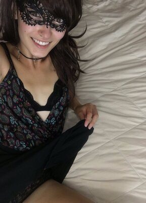 Bild markiert mit: Bambii Bonsai, Brunette, Camgirl, Chaturbate, nood.tv
