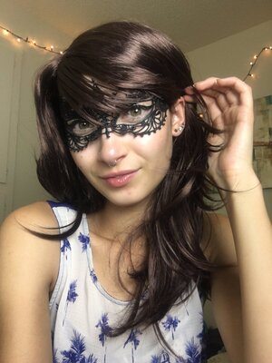 Bild markiert mit: Bambii Bonsai, Brunette, Camgirl, Chaturbate, nood.tv