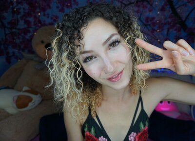 Bild markiert mit: Bambii Bonsai, Brunette, Camgirl, Chaturbate, nood.tv