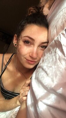 Bild markiert mit: Bambii Bonsai, Brunette, Camgirl, Chaturbate, nood.tv