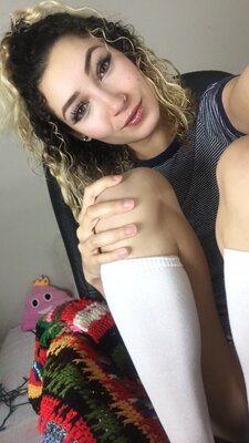 Bild markiert mit: Bambii Bonsai, Brunette, Camgirl, Chaturbate, nood.tv