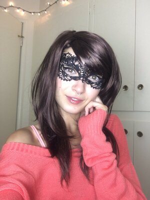 Bild markiert mit: Bambii Bonsai, Brunette, Camgirl, Chaturbate, nood.tv