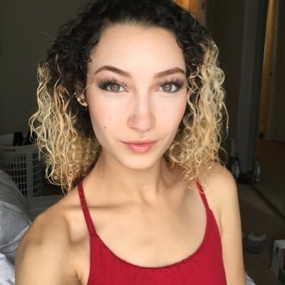 Bild markiert mit: Bambii Bonsai, Brunette, Camgirl, Chaturbate, nood.tv