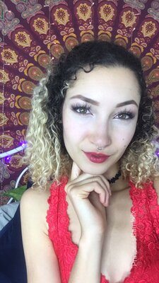 Bild markiert mit: Brunette, Bambii Bonsai, Camgirl, Chaturbate, nood.tv