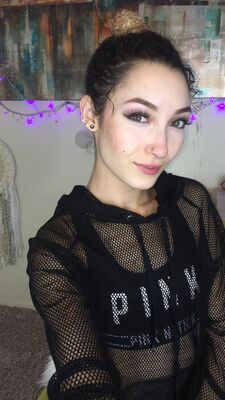 Bild markiert mit: Bambii Bonsai, Brunette, Camgirl, Chaturbate, nood.tv