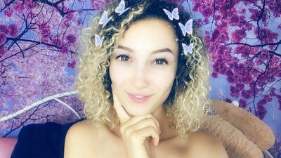 Bild markiert mit: Bambii Bonsai, Brunette, Camgirl, Chaturbate, nood.tv