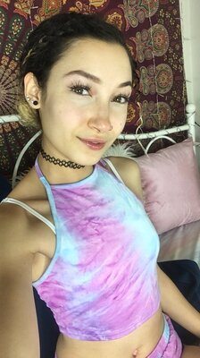 Bild markiert mit: Brunette, Bambii Bonsai, Camgirl, Chaturbate, nood.tv
