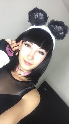 Bild markiert mit: Brunette, Bambii Bonsai, Camgirl, Chaturbate, nood.tv