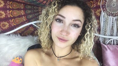 Bild markiert mit: Bambii Bonsai, Brunette, Camgirl, Chaturbate, nood.tv