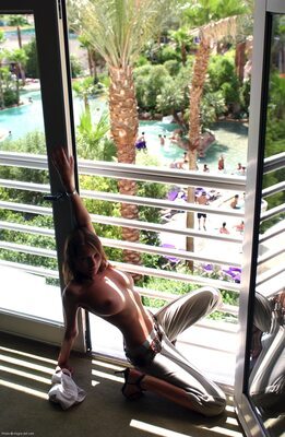 Bild markiert mit: Brunette, Busty, Hegre Art, Luba In Las Vegas, Luba Shumeyko, Ukrainian, Boobs, Cute