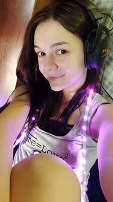 Bild markiert mit: Brunette, Camgirl, Chaturbate, MeowMeowMay